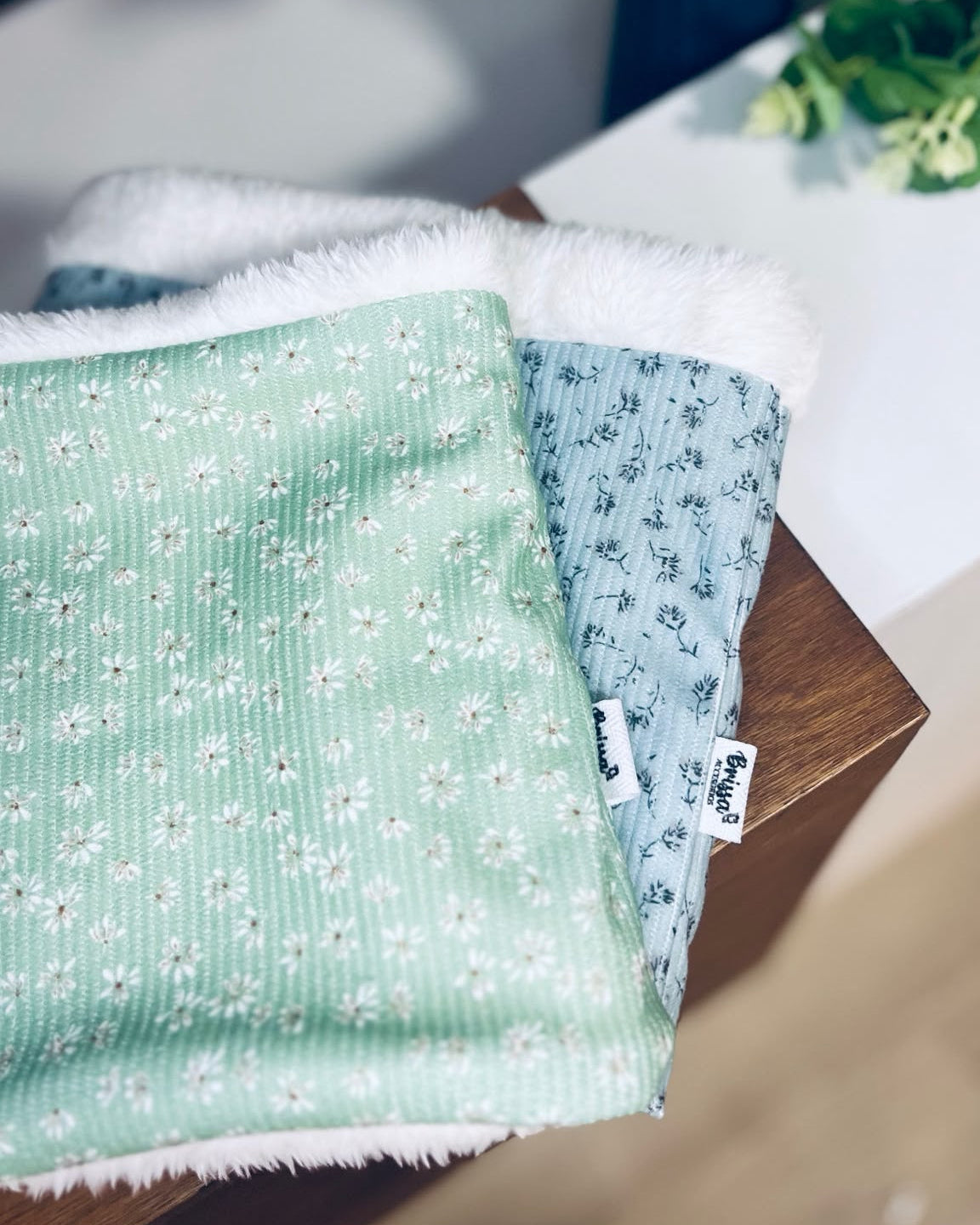 Cuello Pana Estampada con Sherpa para Niña