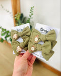 Moña Jane Verde Oliva Bordada— Pack x2