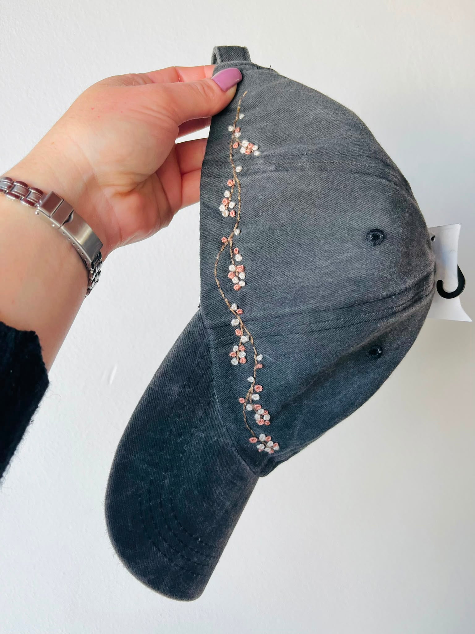 Gorra Negra Bordada