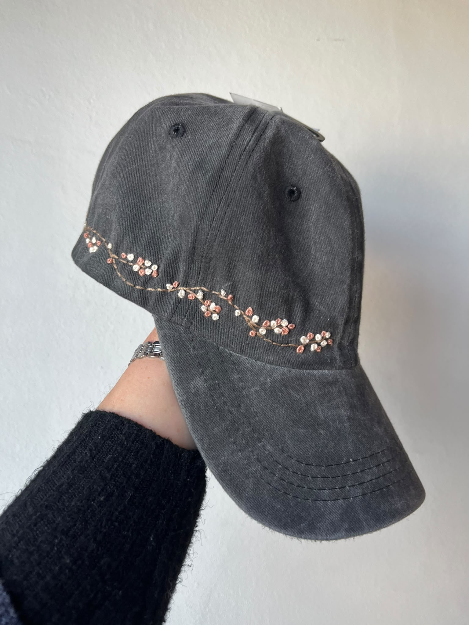 Gorra Negra Bordada