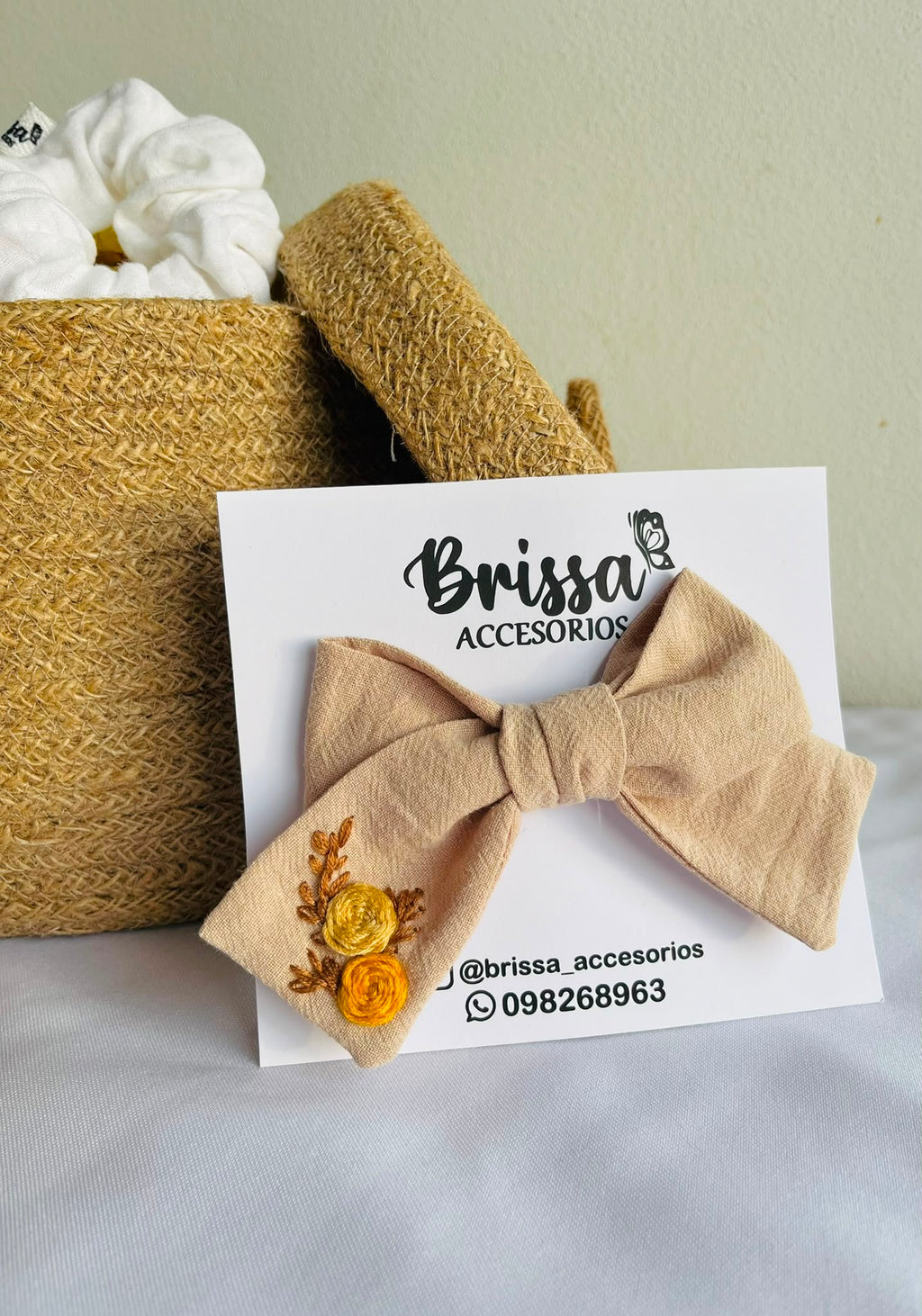 Moña Bordada Beige