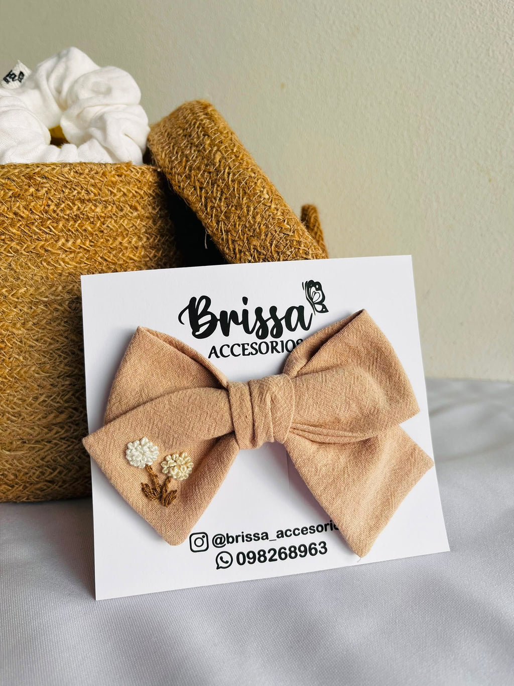 Moña Bordada Beige