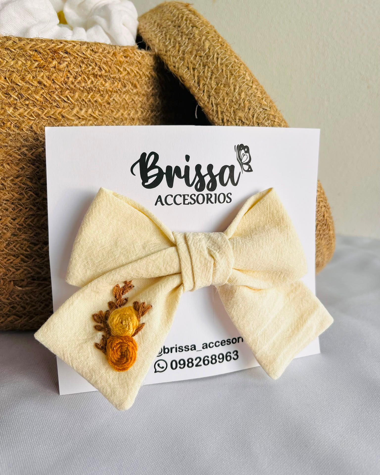 Moña Bordada Cruda
