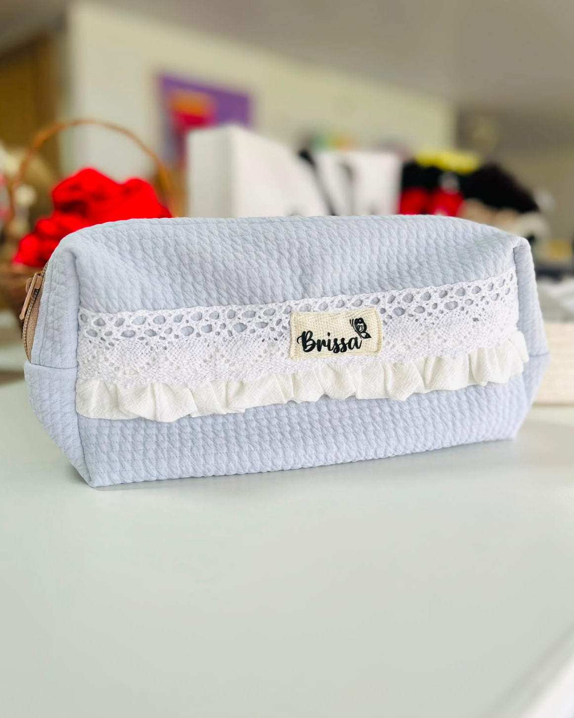 Cartuchera Celeste con Volados y Puntilla