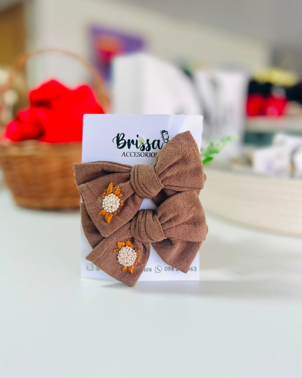 Moña Bordada Chocolate