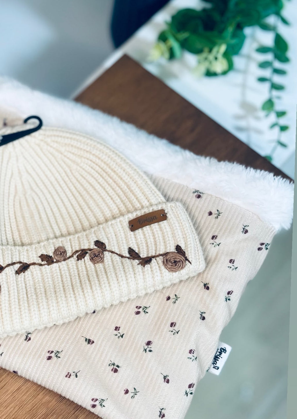 Cuello Pana Rositas con Sherpa para Niña